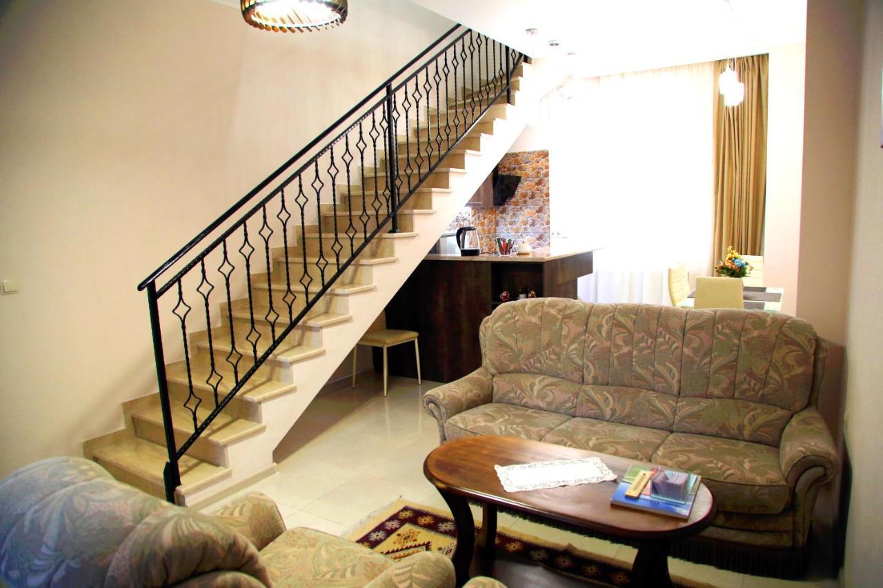Family Apartments Tbilisi Ngoại thất bức ảnh